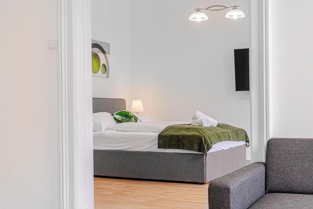 Pleasing 2br Apt. Akh-perfect For Groups *